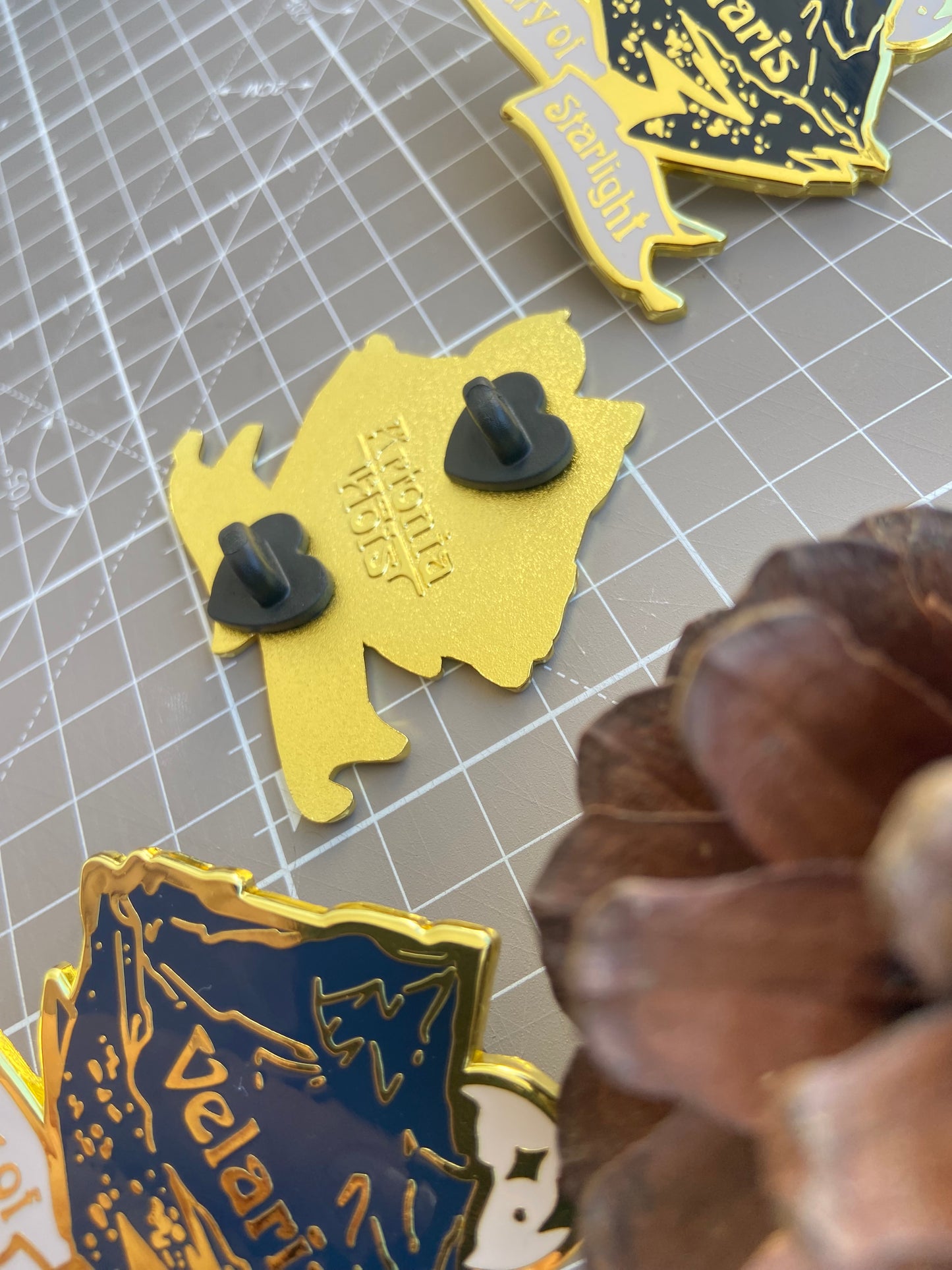 Velaris - City of starlight ✧Enamel Pin✧ with a free gift